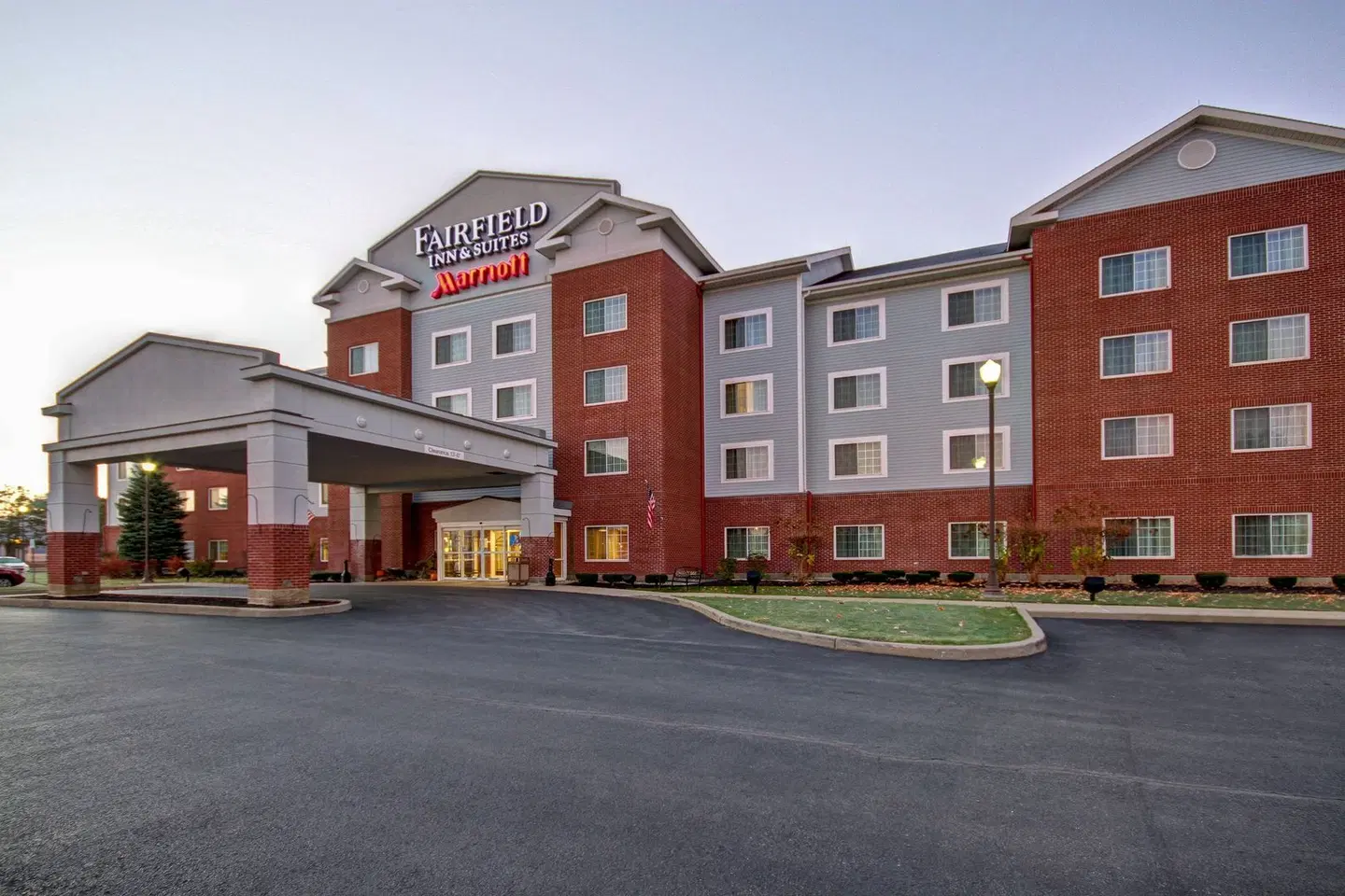 Fairfield by Marriott Inn & Suites Saratoga Malta EXTERIOR