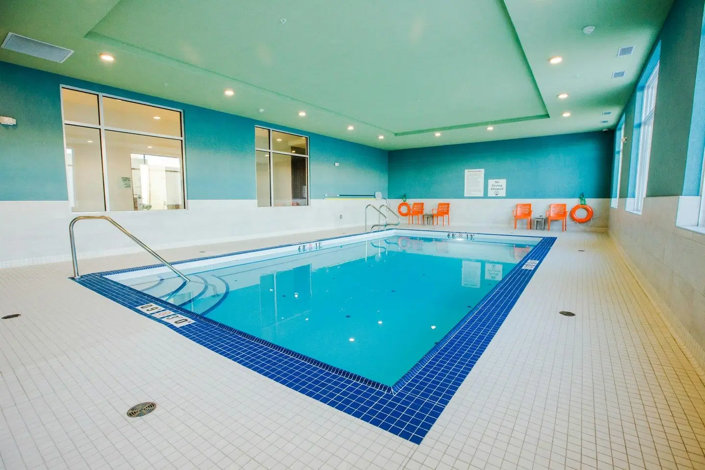 Holiday Inn Express & Suites West Edmonton - Mall Area by IHG Hallenbad