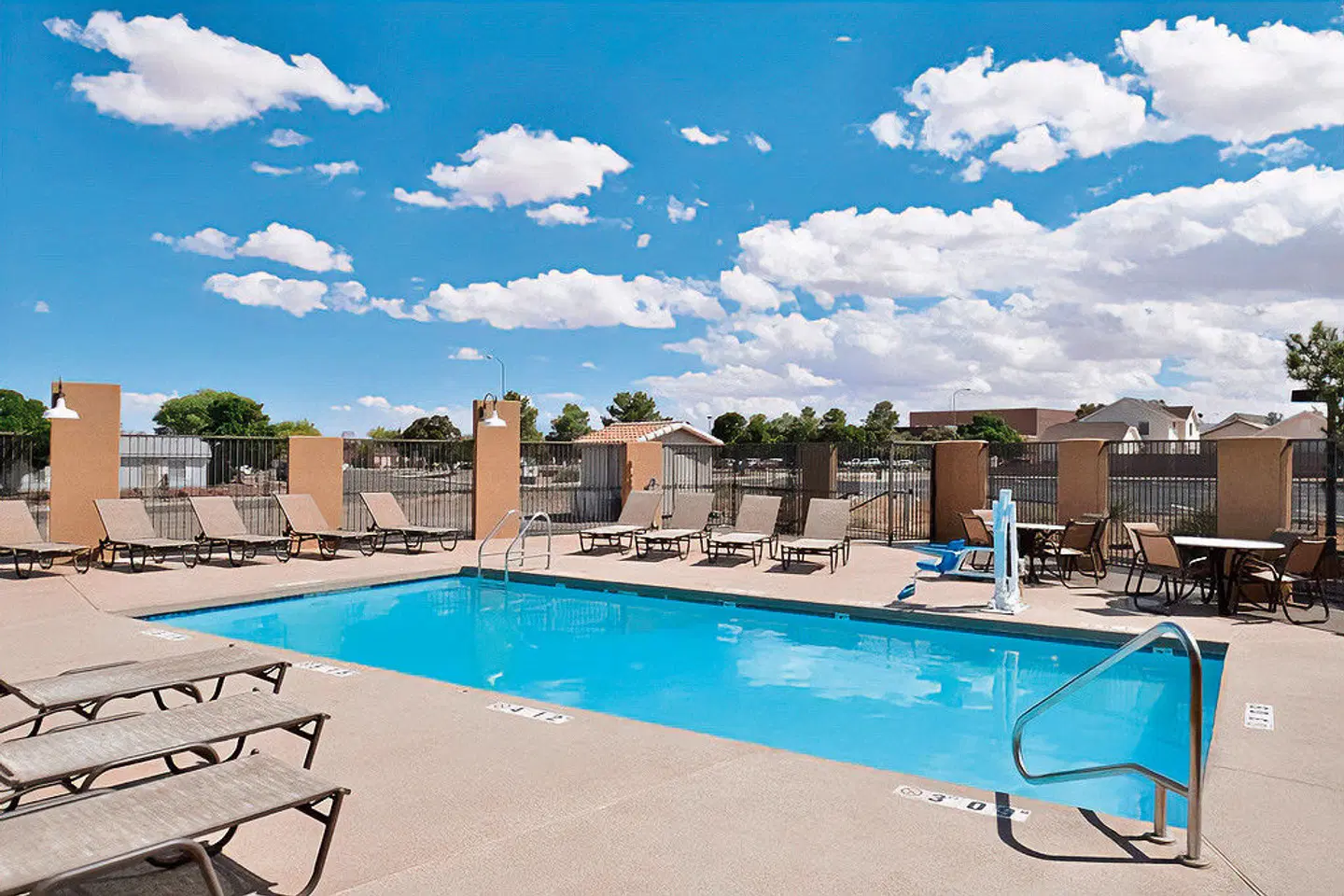 Clarion Inn Page - Lake Powell OUTDOOR_POOL