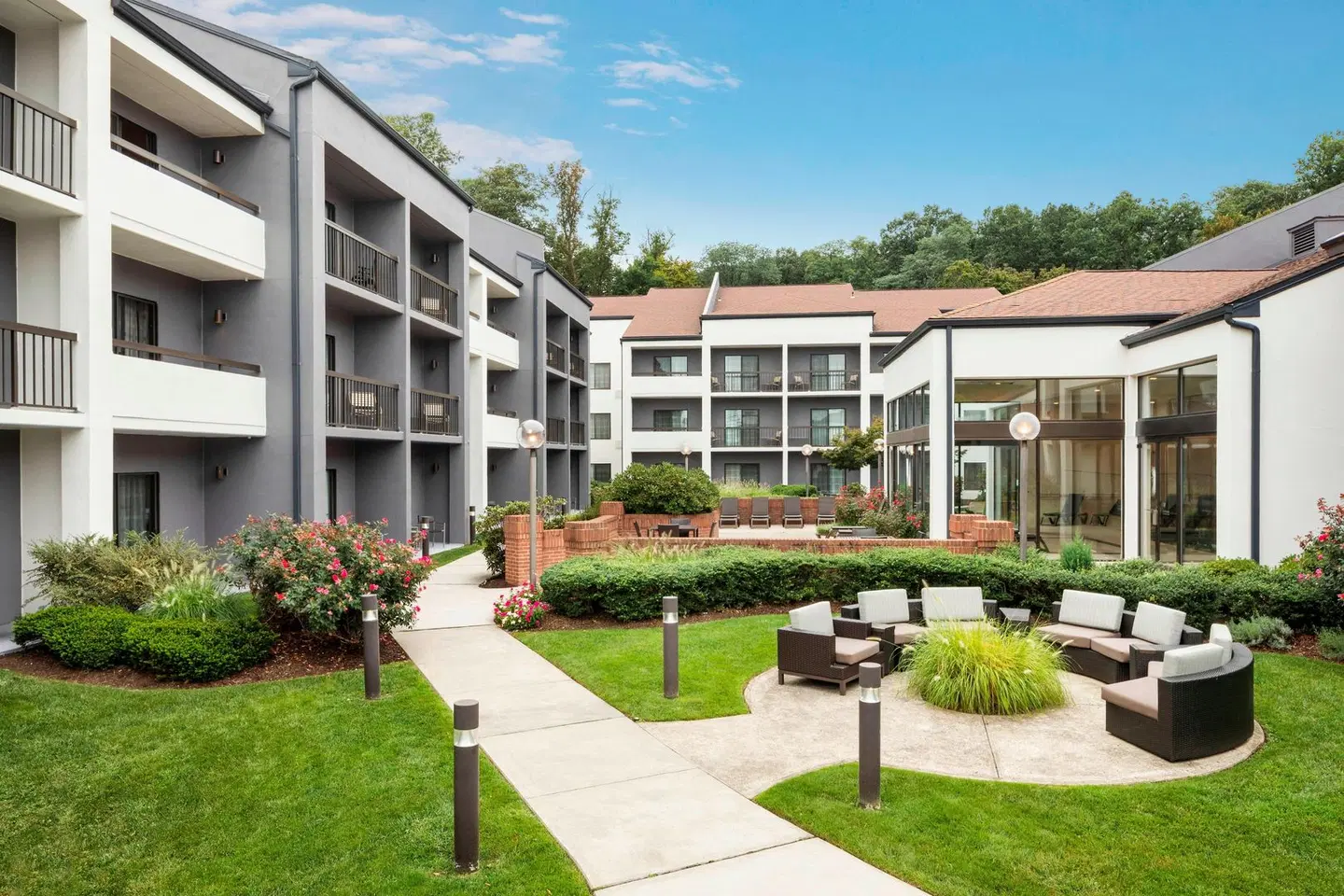 Courtyard by Marriott Tarrytown Westchester County EXTERIOR
