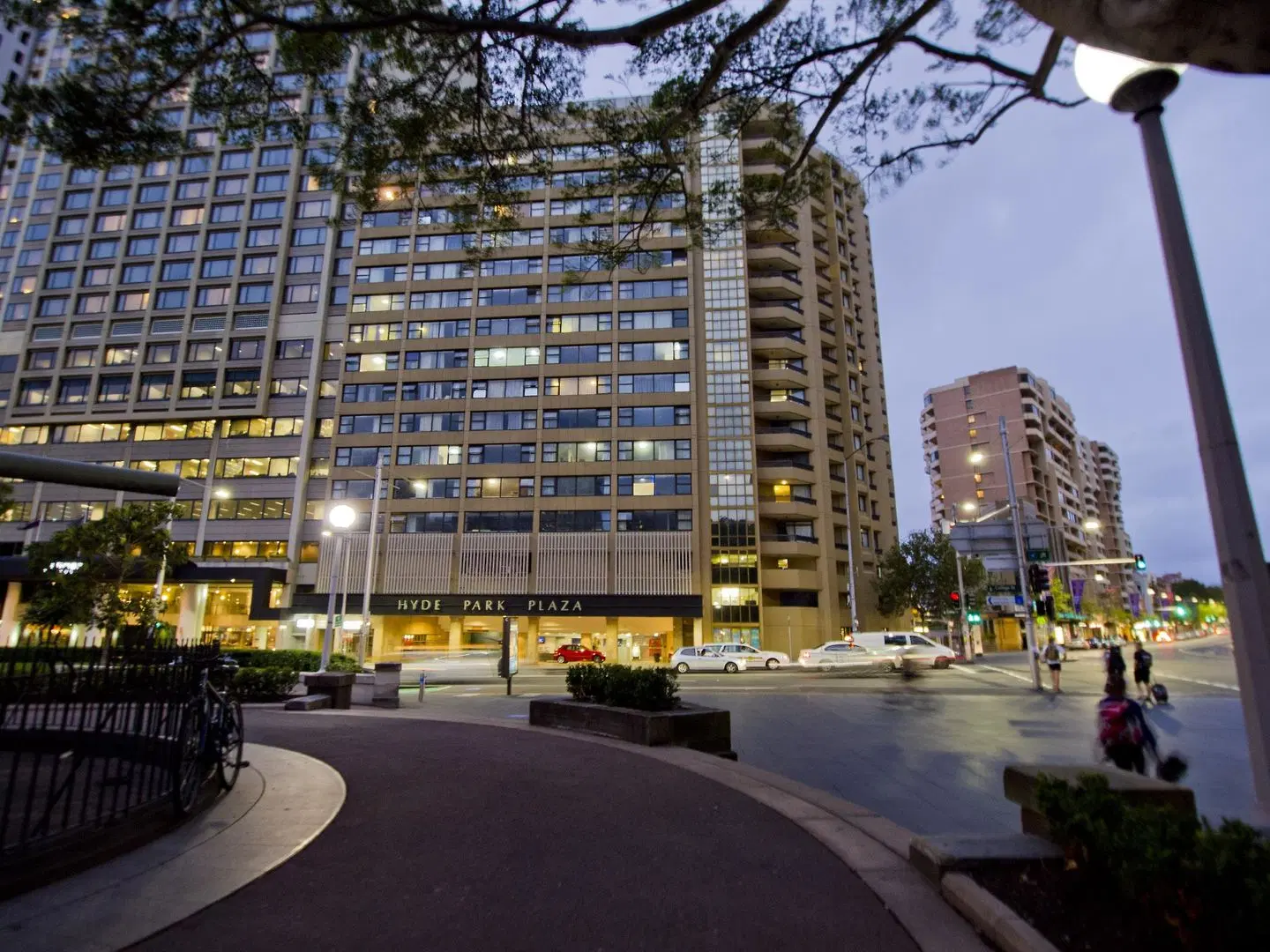 Oaks Sydney Hyde Park Suites EXTERIOR