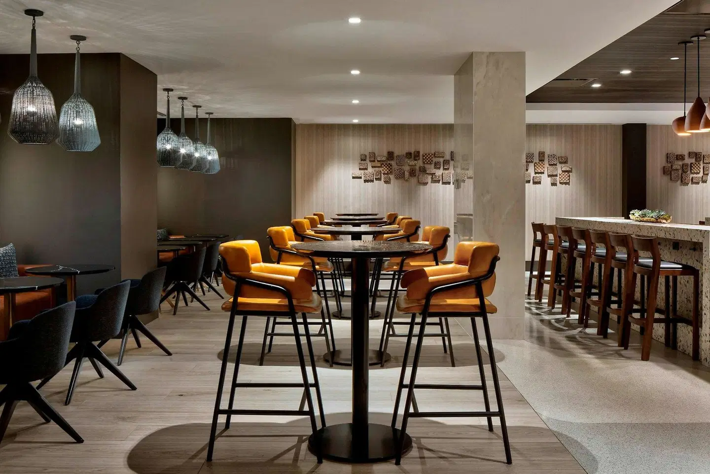 New York LaGuardia Airport Marriott Bar
