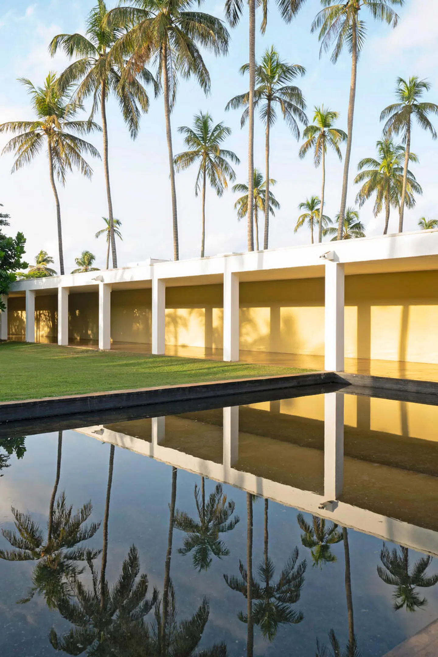The Blue Water Hotel and Spa OUTDOOR_POOL