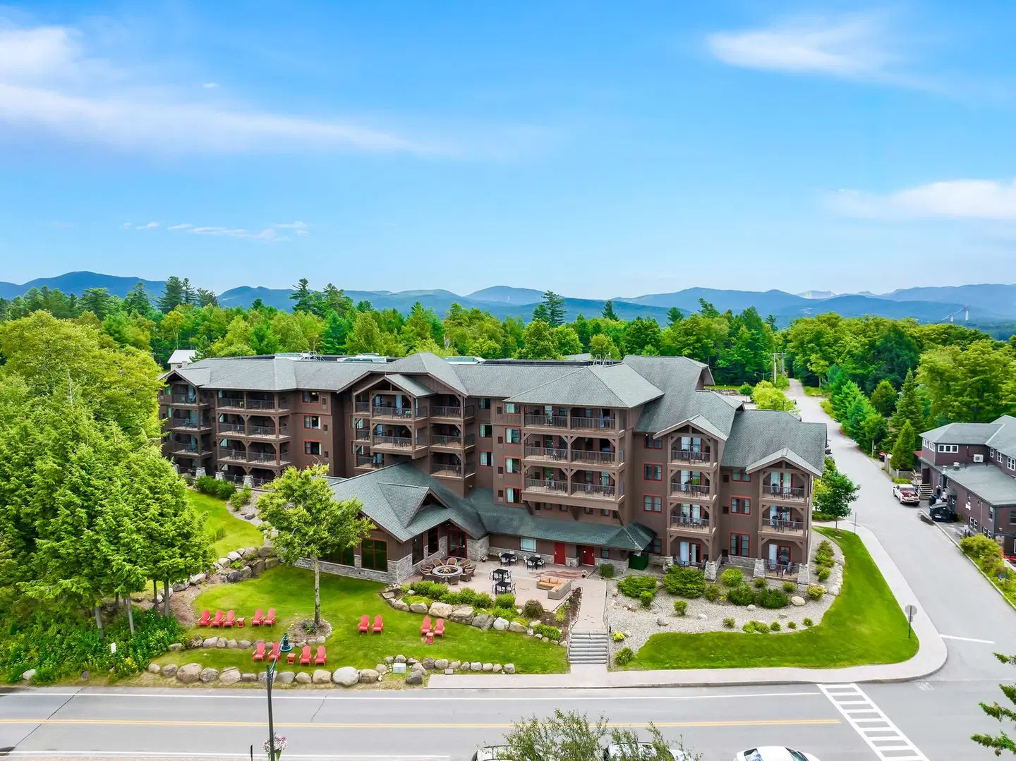 Hampton Inn & Suites Lake Placid EXTERIOR