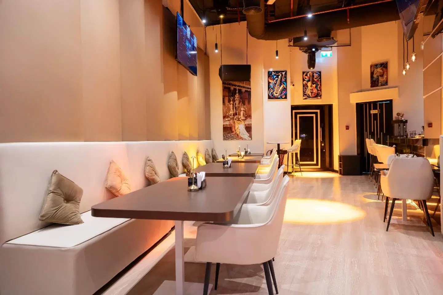 Barceló Al Jaddaf, Dubai Bar