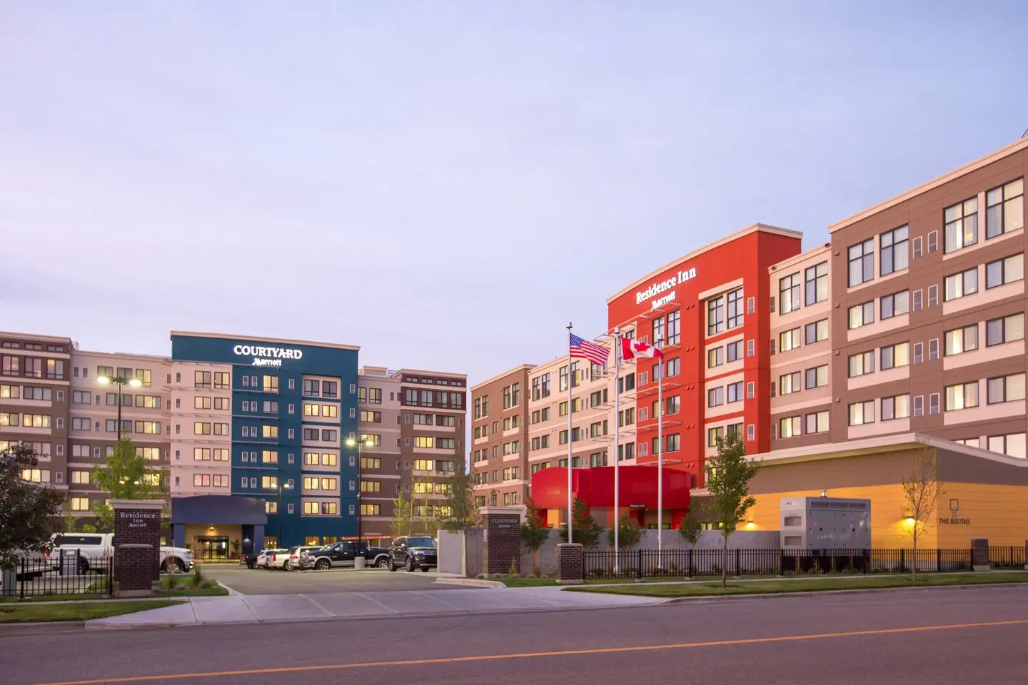 Courtyard by Marriott Calgary South EXTERIOR