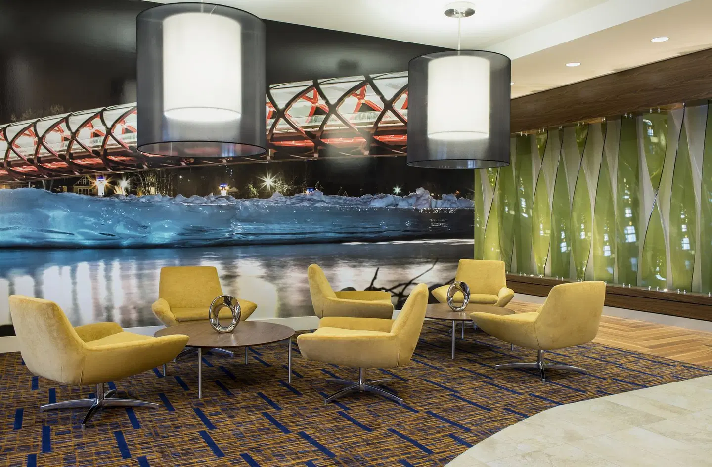Courtyard by Marriott Calgary South Bar