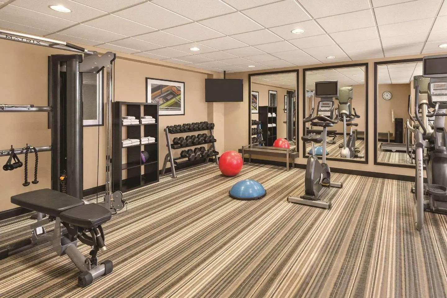 Park Inn by Radisson, Calgary Airport North, AB SPORTS_AND_LEISURE