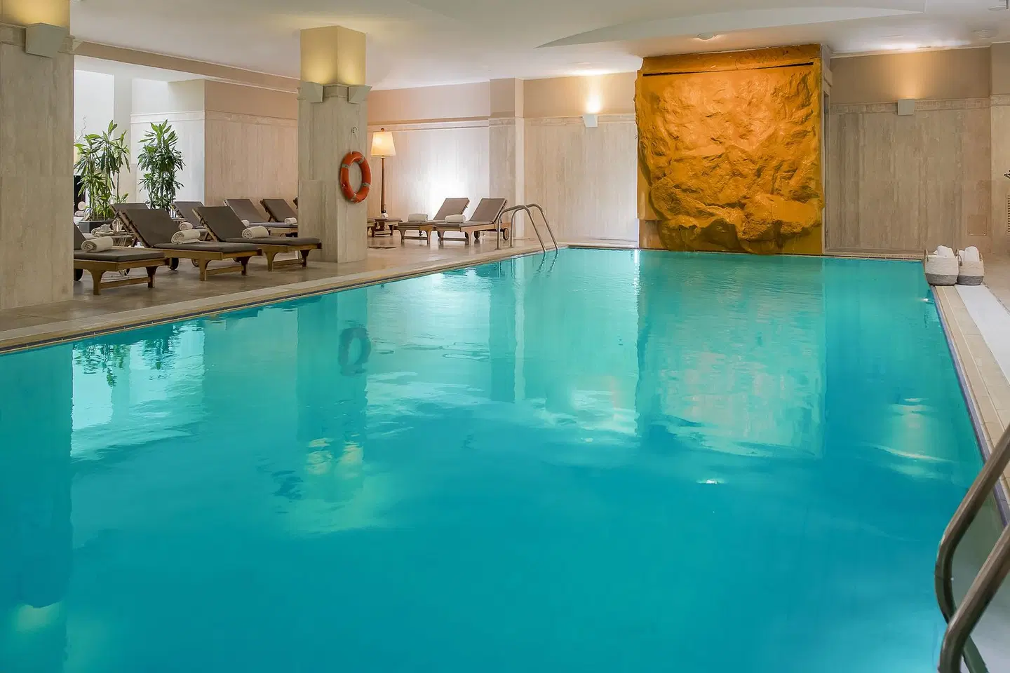 Crowne Plaza St. Peter's by IHG Hallenbad