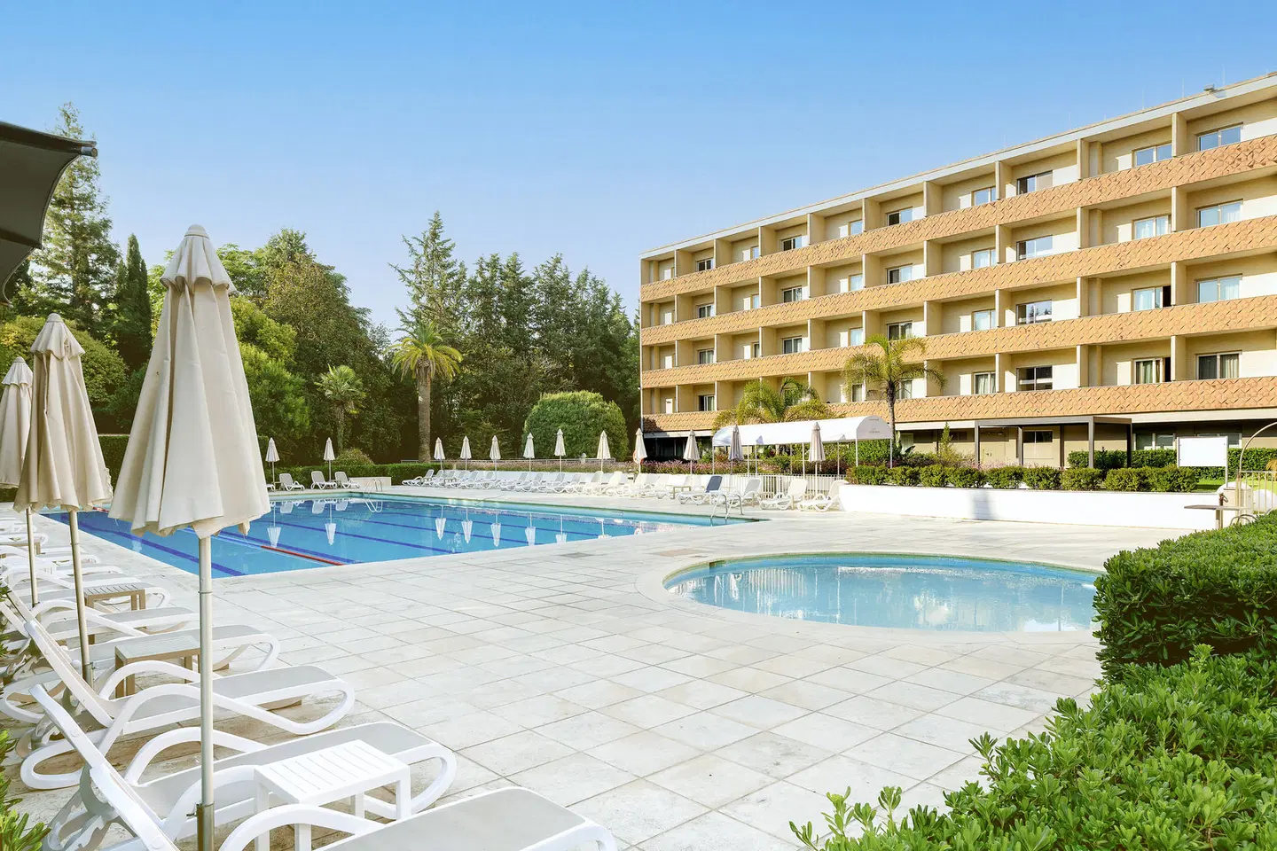 Crowne Plaza St. Peter's by IHG OUTDOOR_POOL