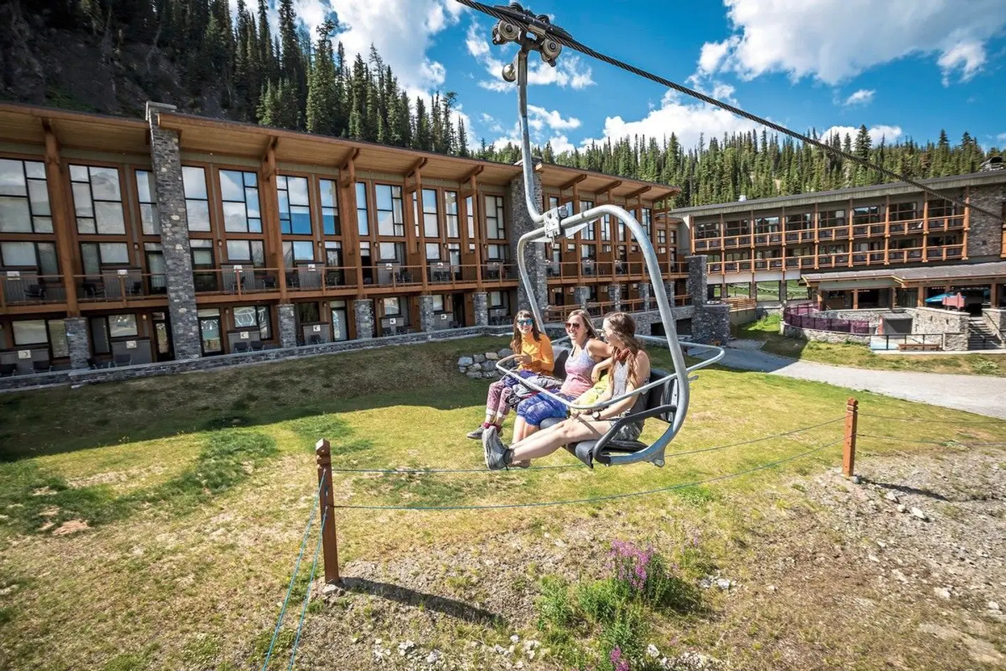 Sunshine Mountain Lodge SPORTS_AND_LEISURE