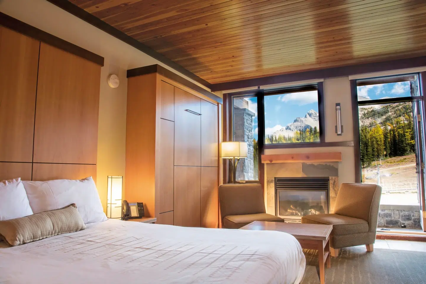 Sunshine Mountain Lodge ROOM_EXAMPLE