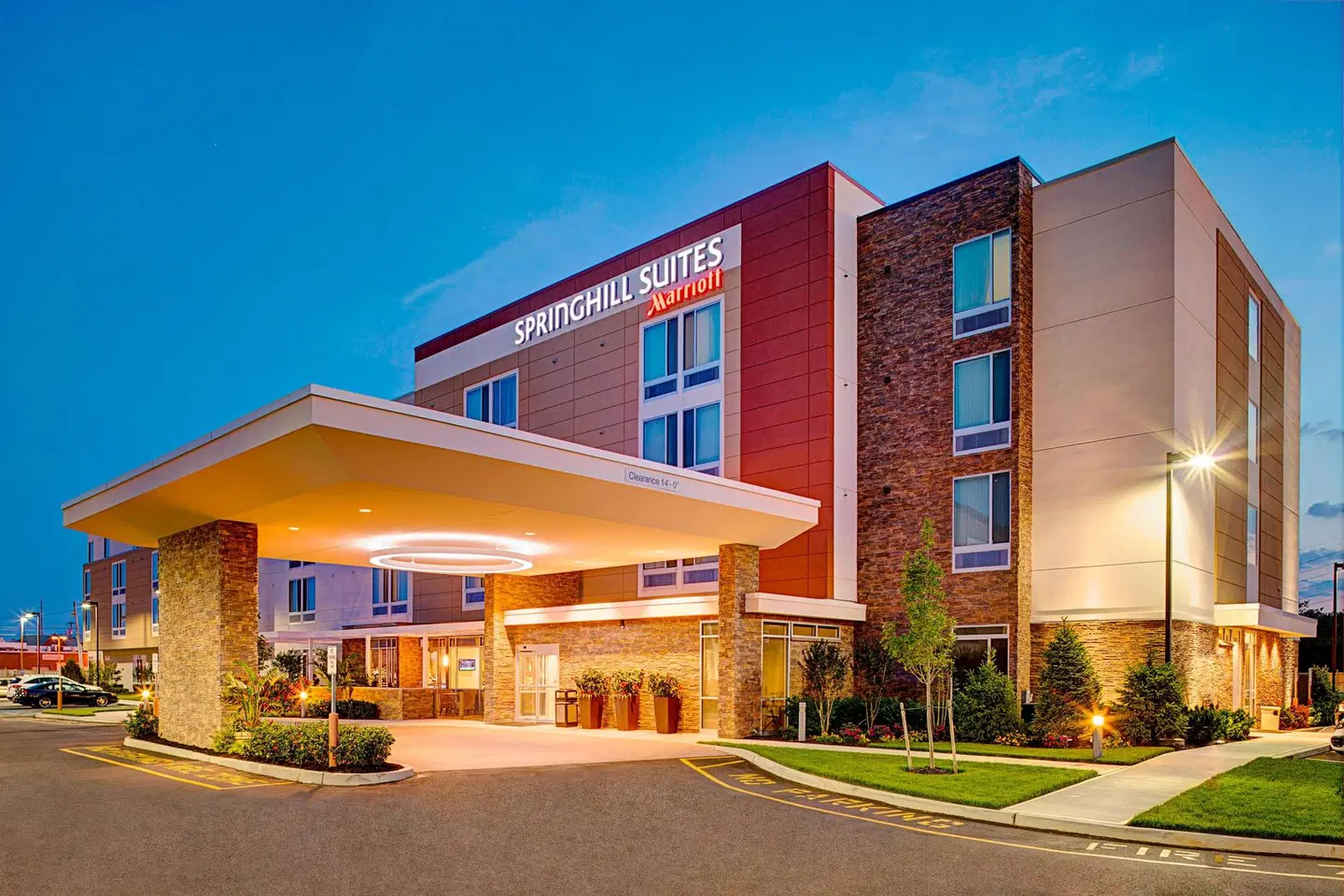 SpringHill Suites by Marriott Carle Place Garden City EXTERIOR