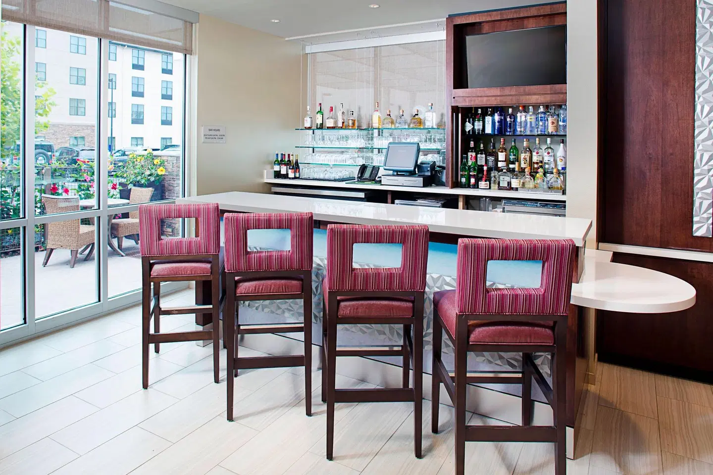 SpringHill Suites by Marriott Carle Place Garden City Bar