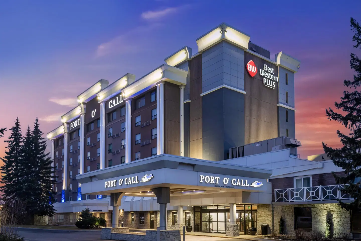 Best Western PLUS Port O'Call Hotel EXTERIOR