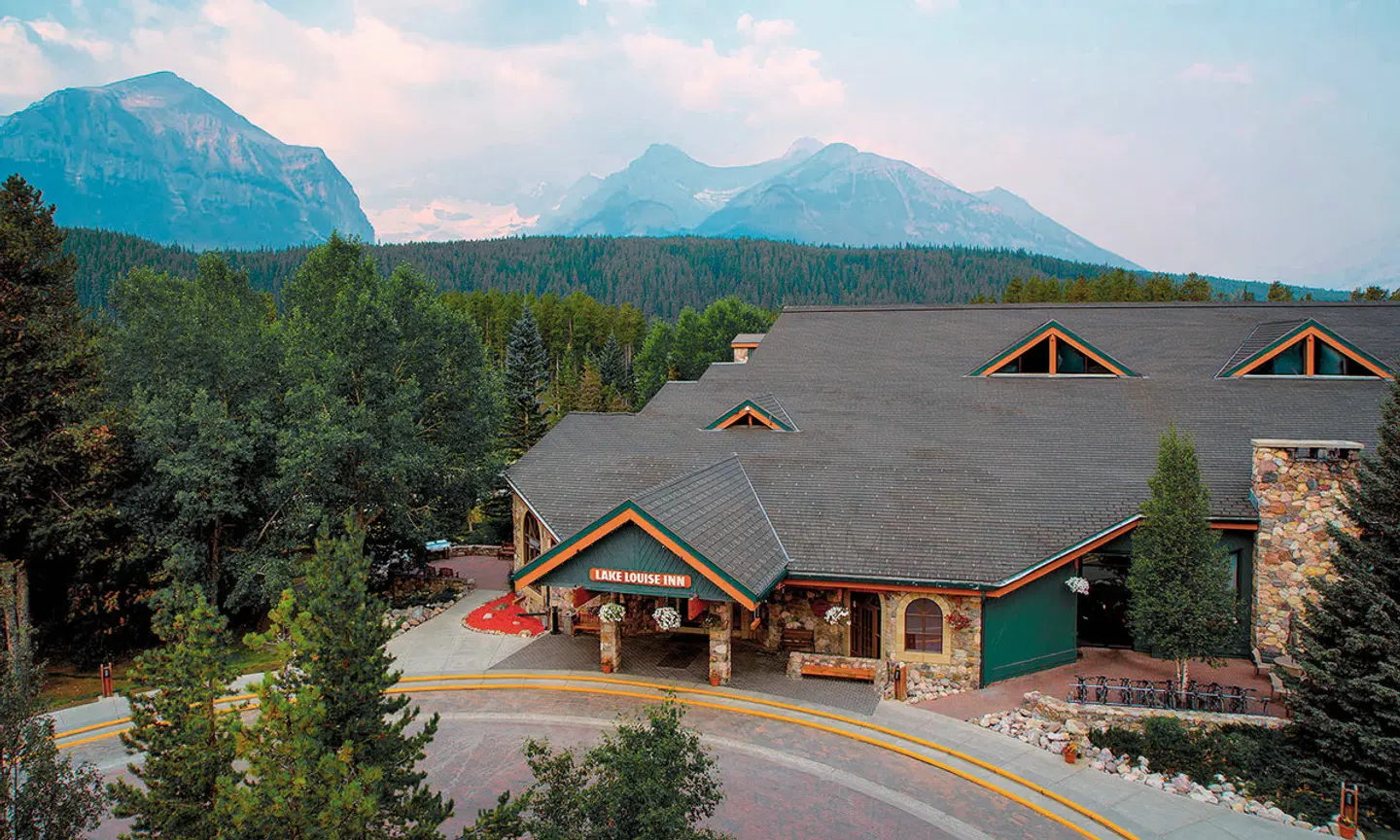 Lake Louise Inn LANDSCAPE