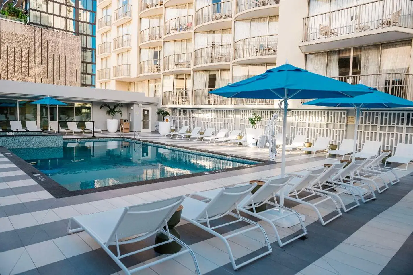 OUTRIGGER Waik'k' Paradise Hotel OUTDOOR_POOL