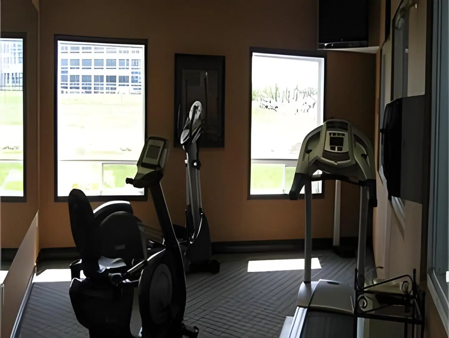 Holiday Inn Express & Suites Airport-Calgary by IHG SPORTS_AND_LEISURE