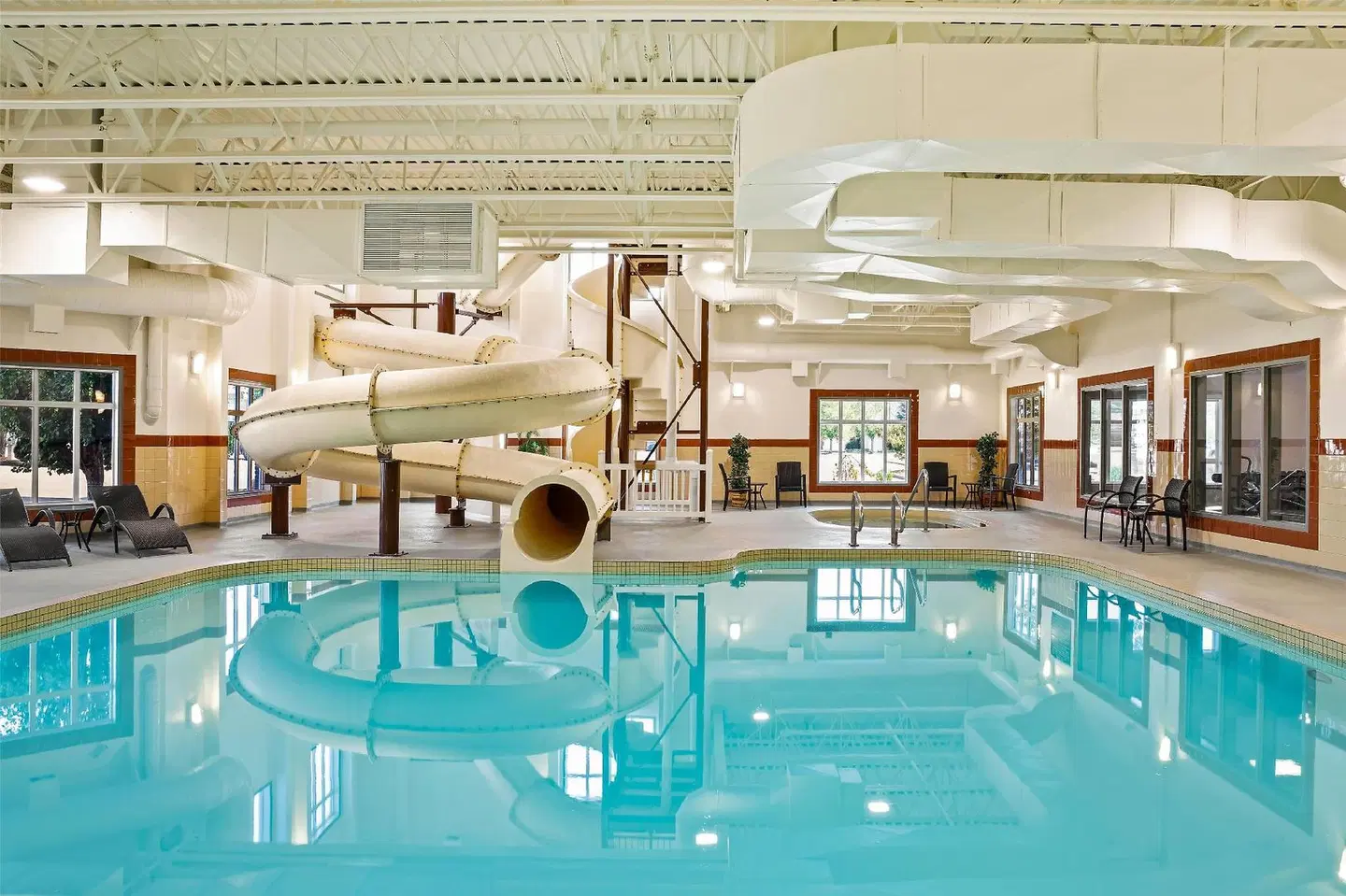 Ramada by Wyndham Drumheller Hotel & Suites Hallenbad