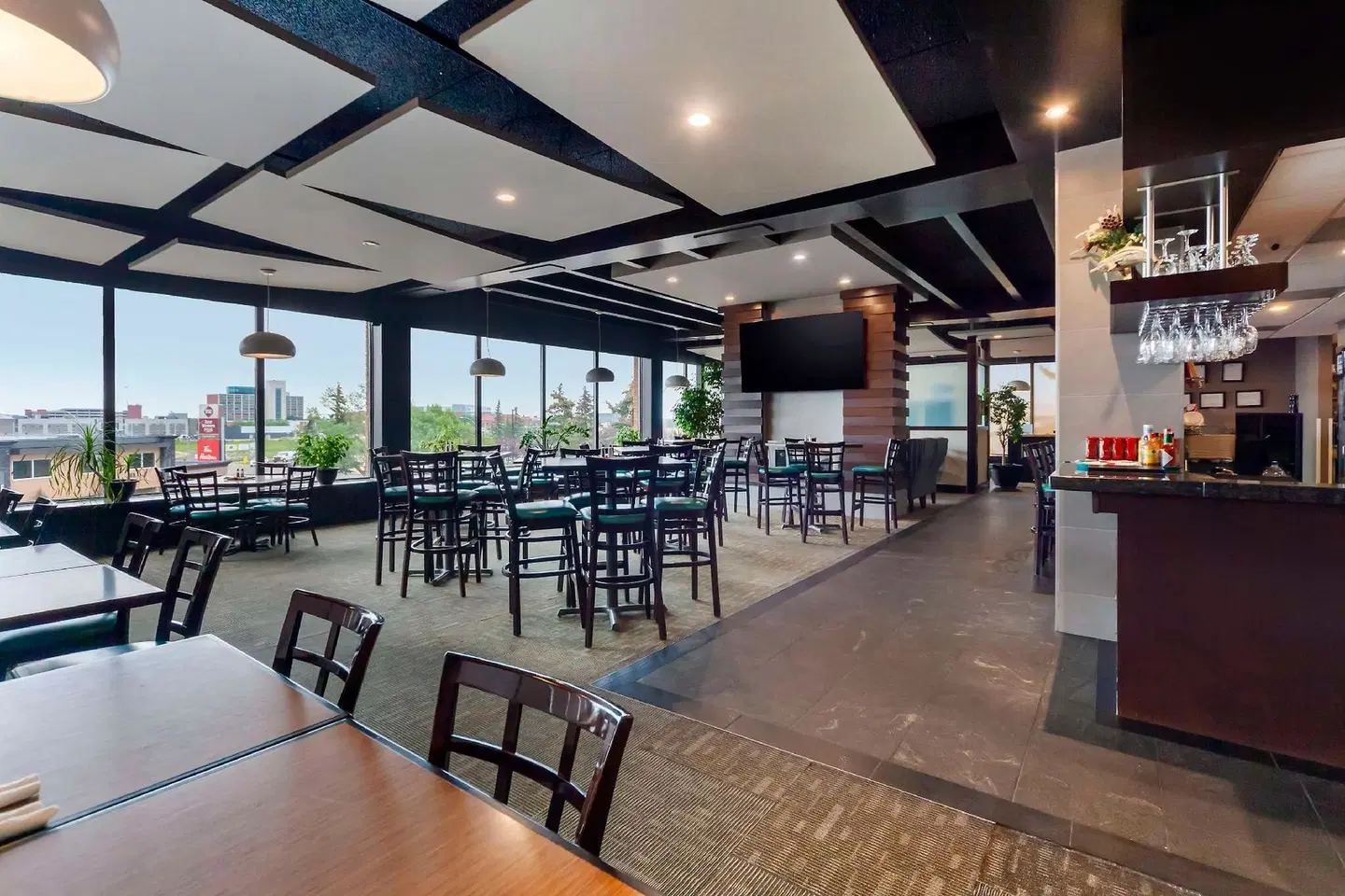 Best Western Plus City Centre Inn Bar