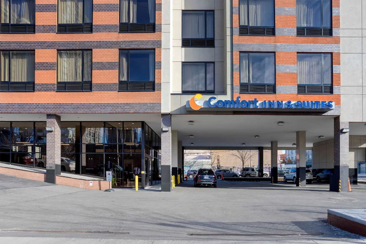 Comfort Inn & Suites near Stadium EXTERIOR