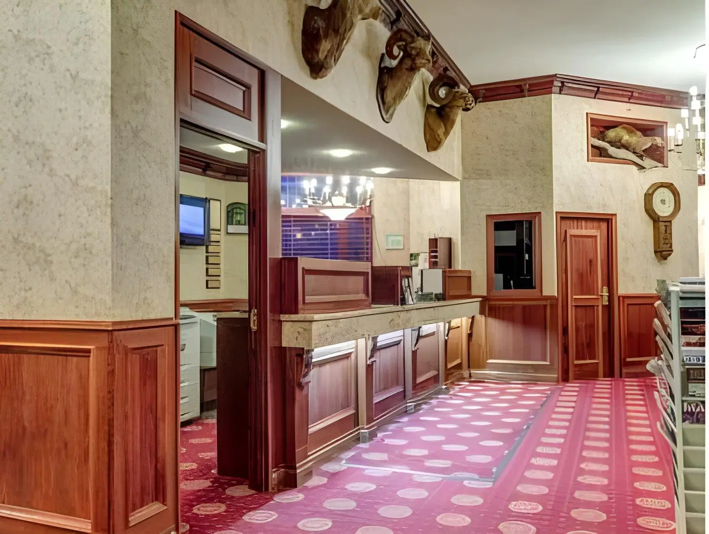 Athabasca Hotel LOUNGE_LOBBY
