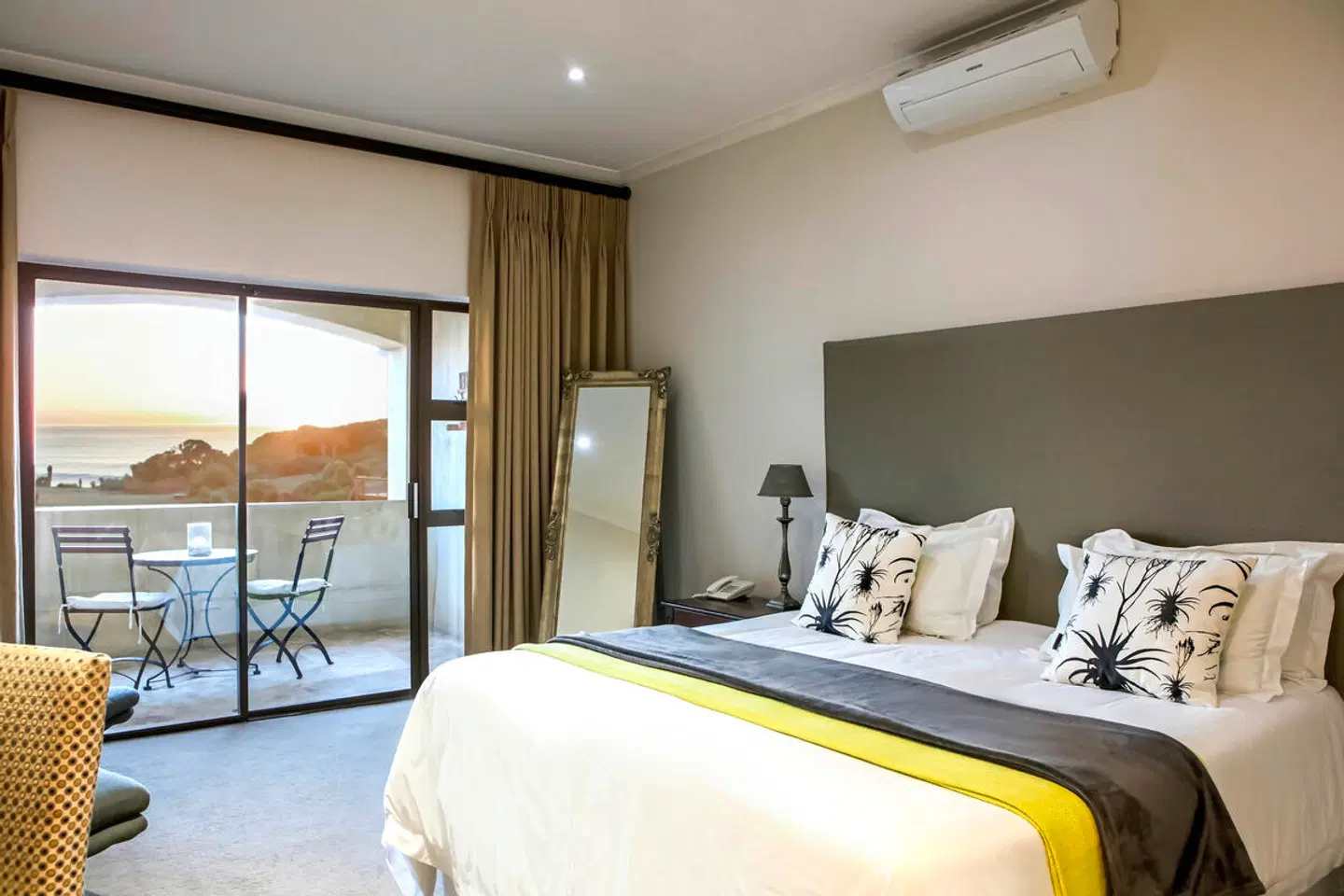 Supertubes Guest House ROOM_EXAMPLE