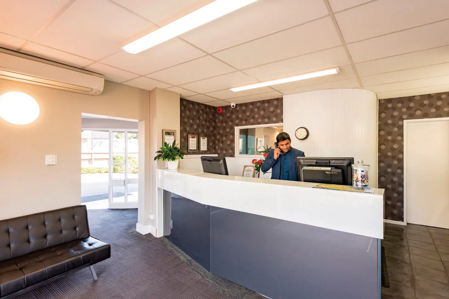 Heartland Ambassador Hotel Hamilton LOUNGE_LOBBY