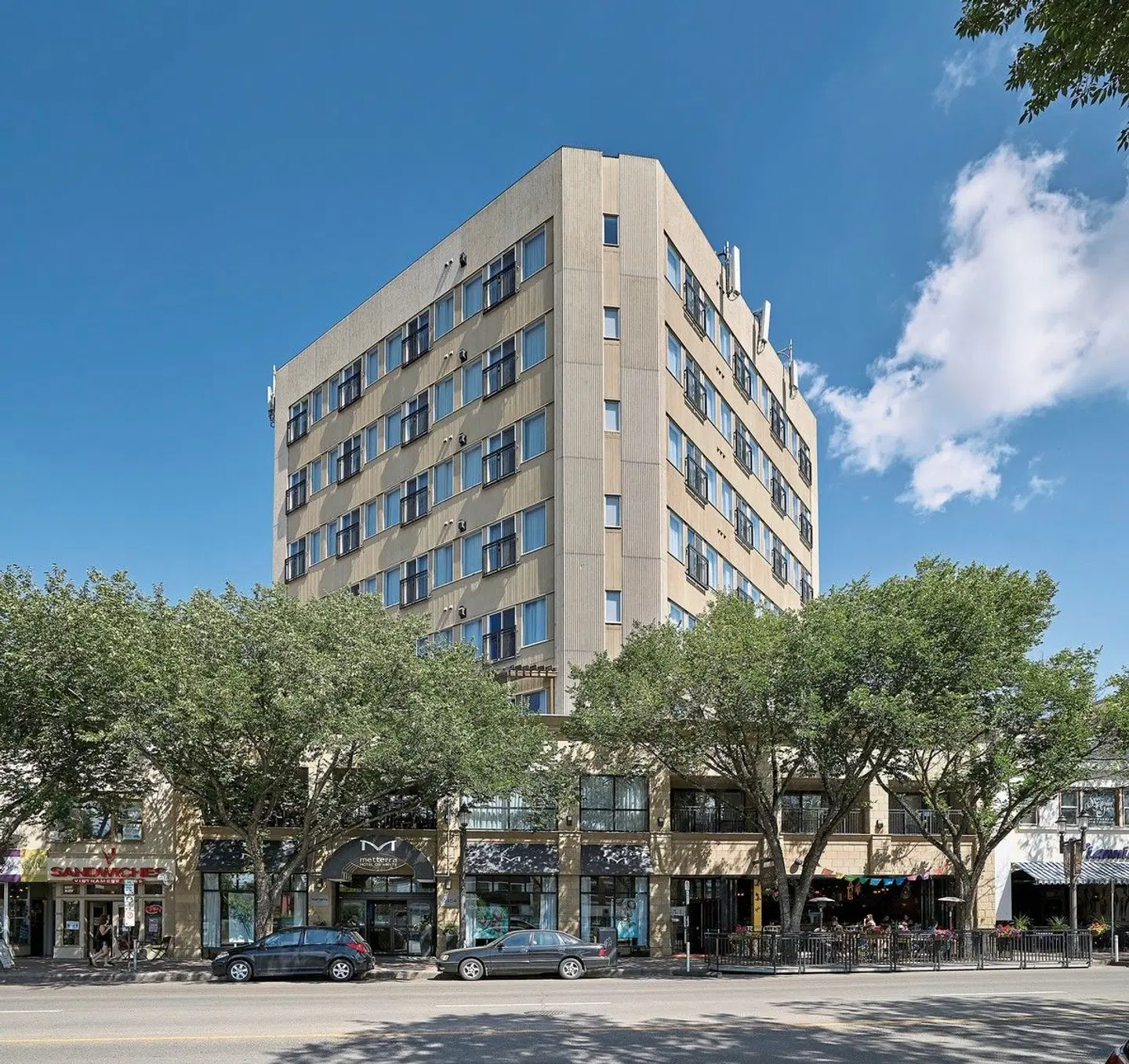 Metterra Hotel on Whyte EXTERIOR