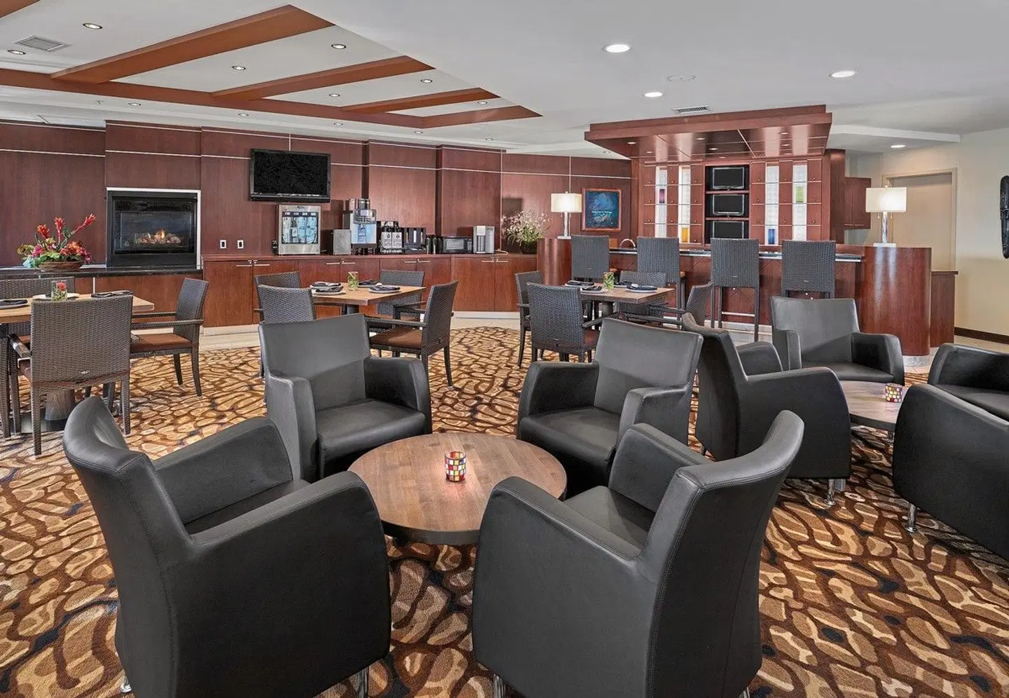 Metterra Hotel on Whyte Bar