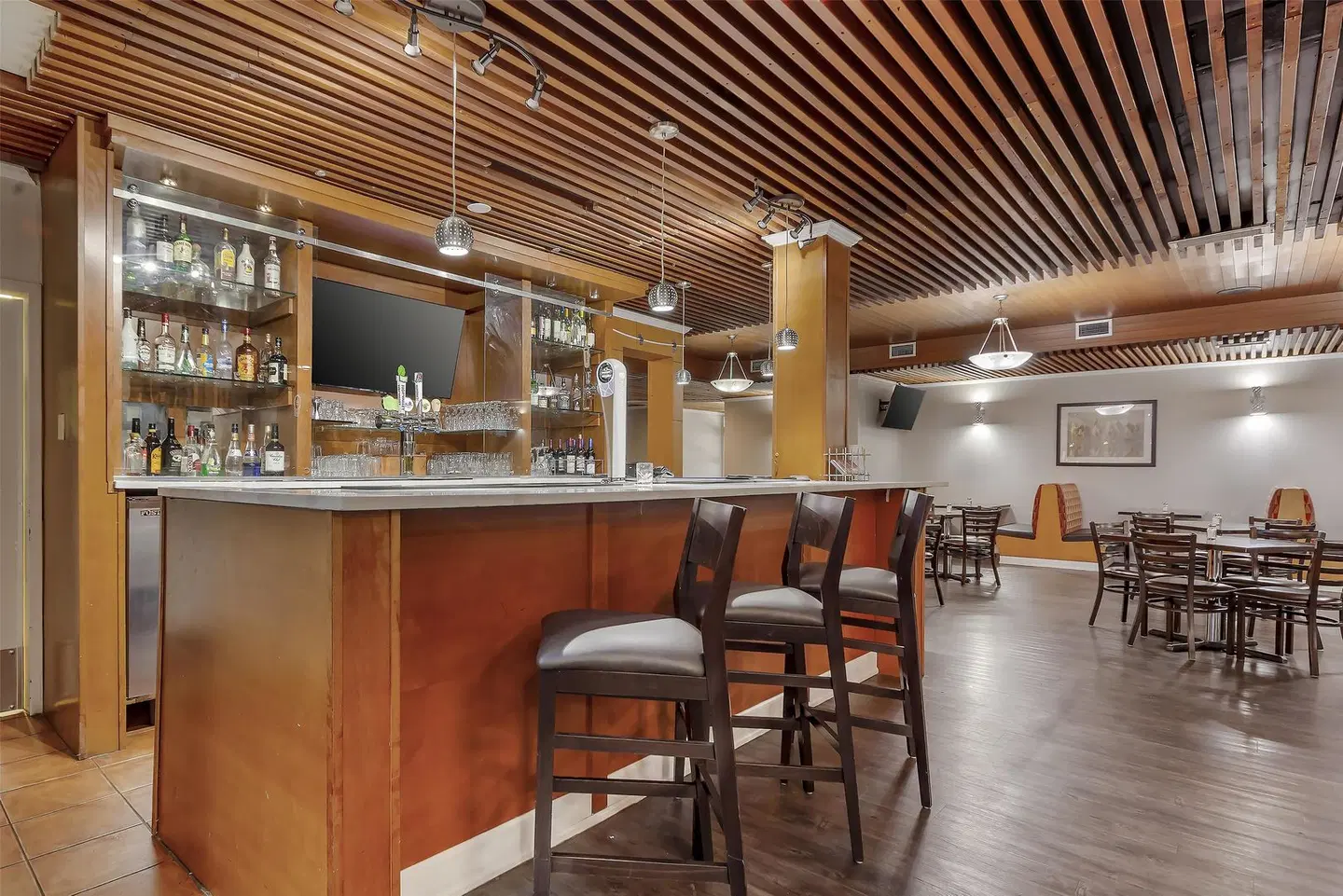 Best Western Cedar Park Inn Bar