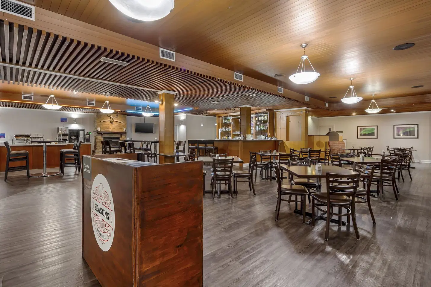 Best Western Cedar Park Inn Bar