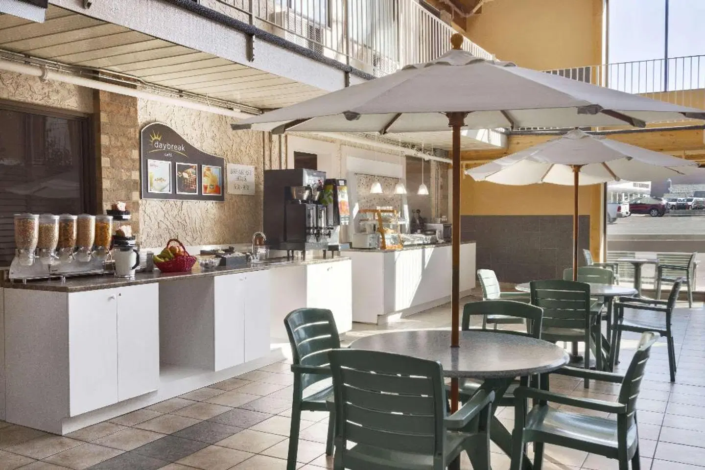Days Inn by Wyndham Lethbridge Bar