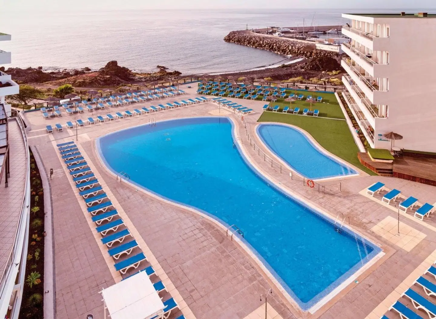 Alua Atlántico Golf Resort OUTDOOR_POOL