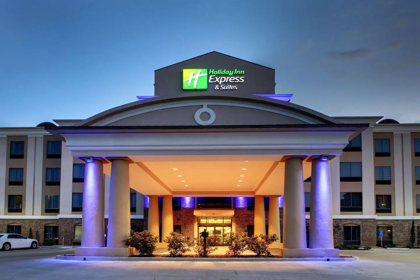 Holiday Inn Express & Suites Natchez South by IHG EXTERIOR