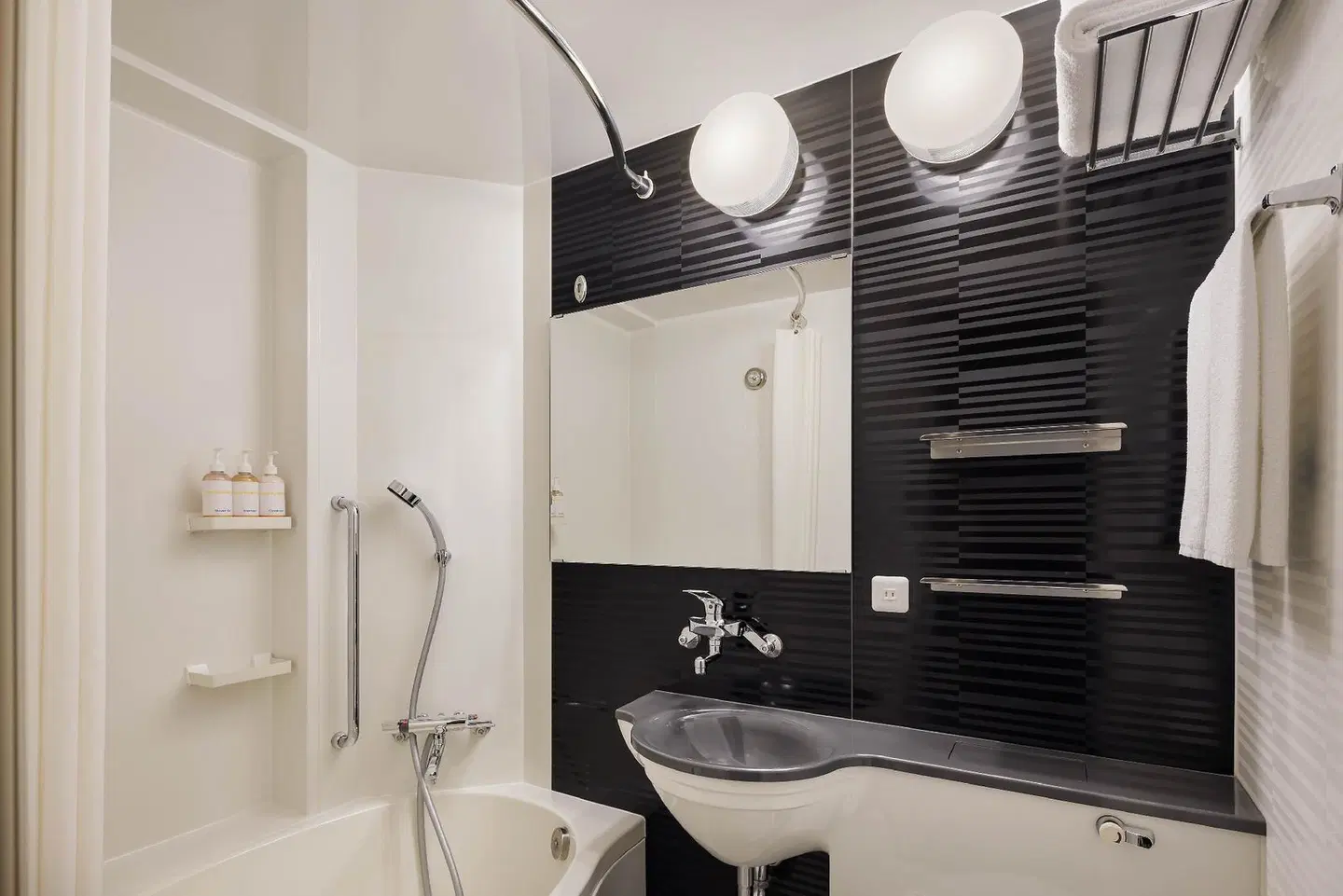 Four Points Flex by Sheraton Osaka Shinsaibashi (ex: Hotel UNIZO Osaka Badezimmer
