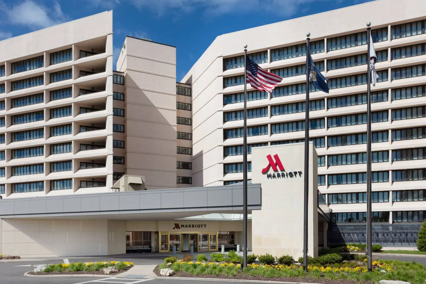 Long Island Marriott EXTERIOR