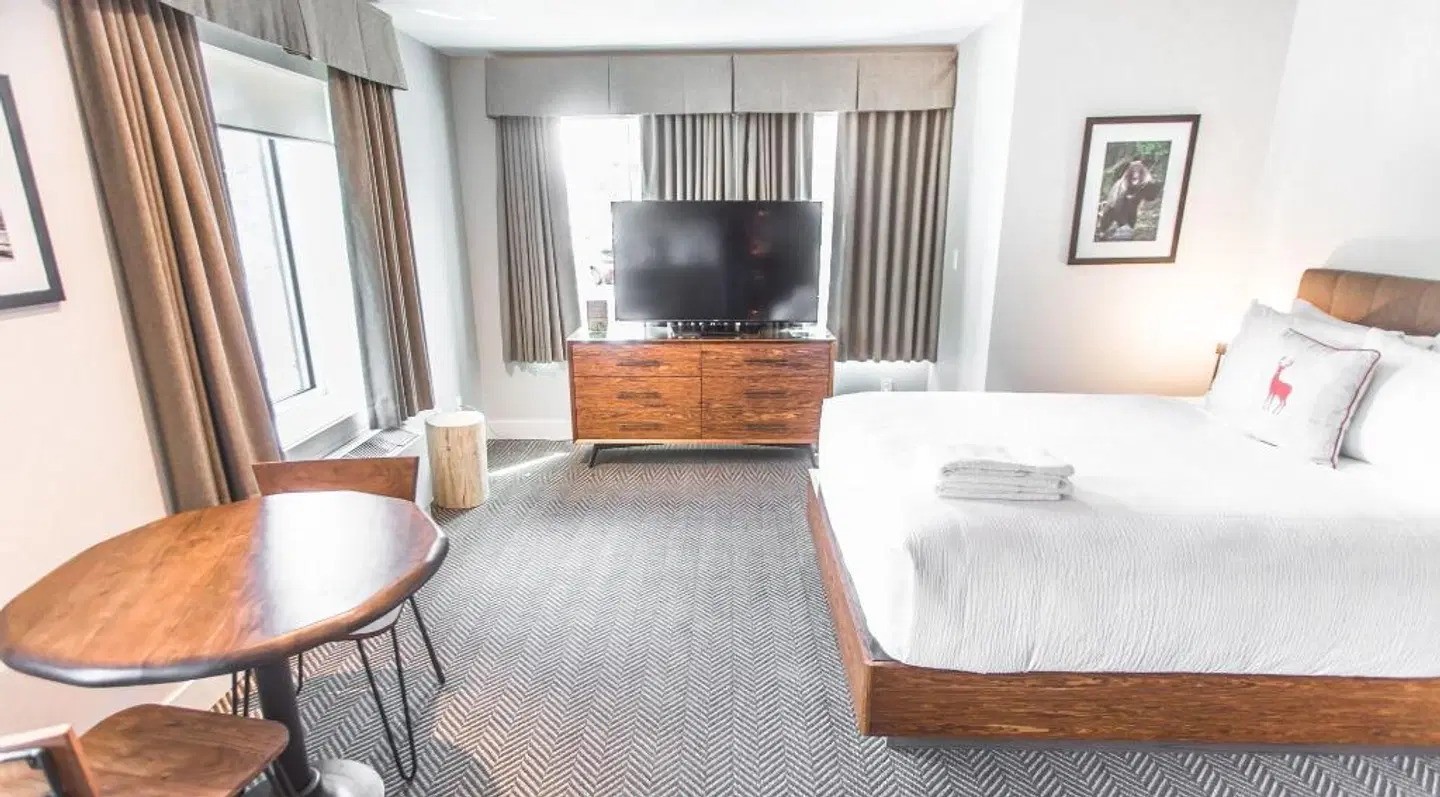 Basecamp Lodge ROOM_EXAMPLE
