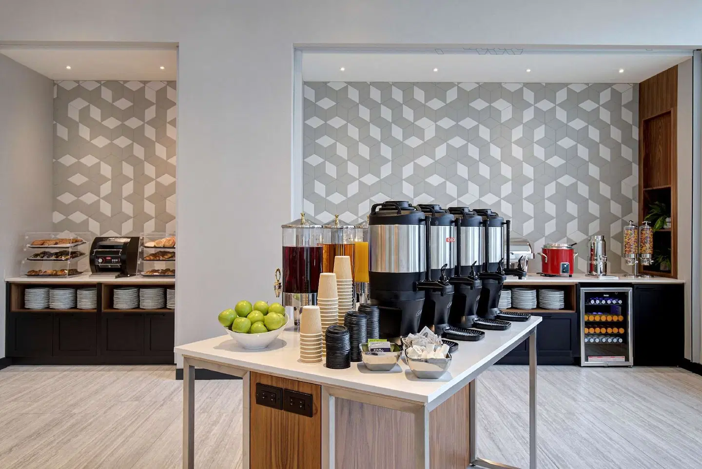 Hampton Inn by Hilton Montreal Downtown Restaurant