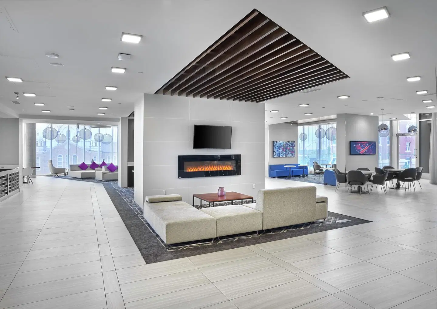 DoubleTree by Hilton Edmonton Downtown LOUNGE_LOBBY