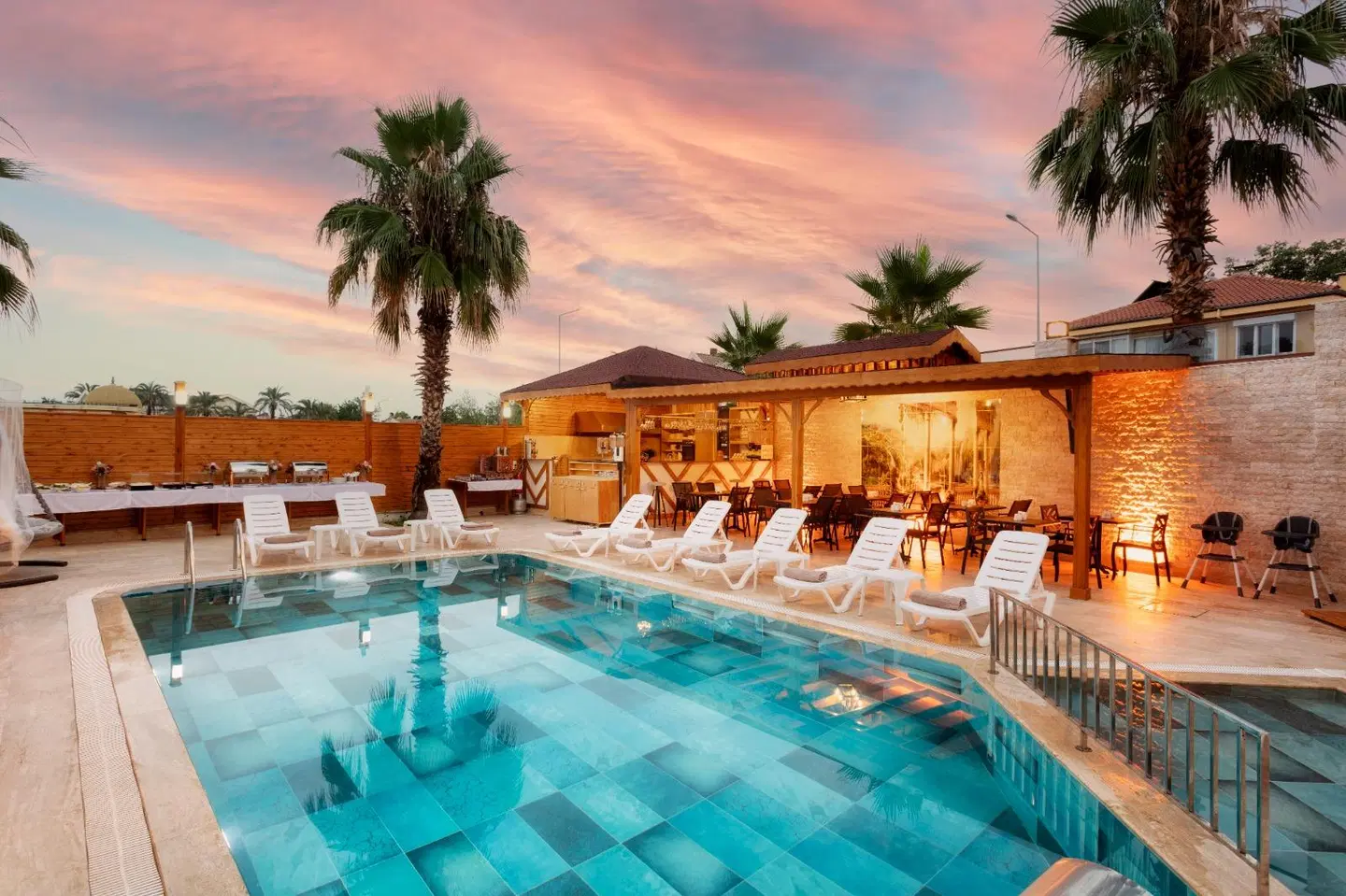 Le Marden Hotel Spa OUTDOOR_POOL