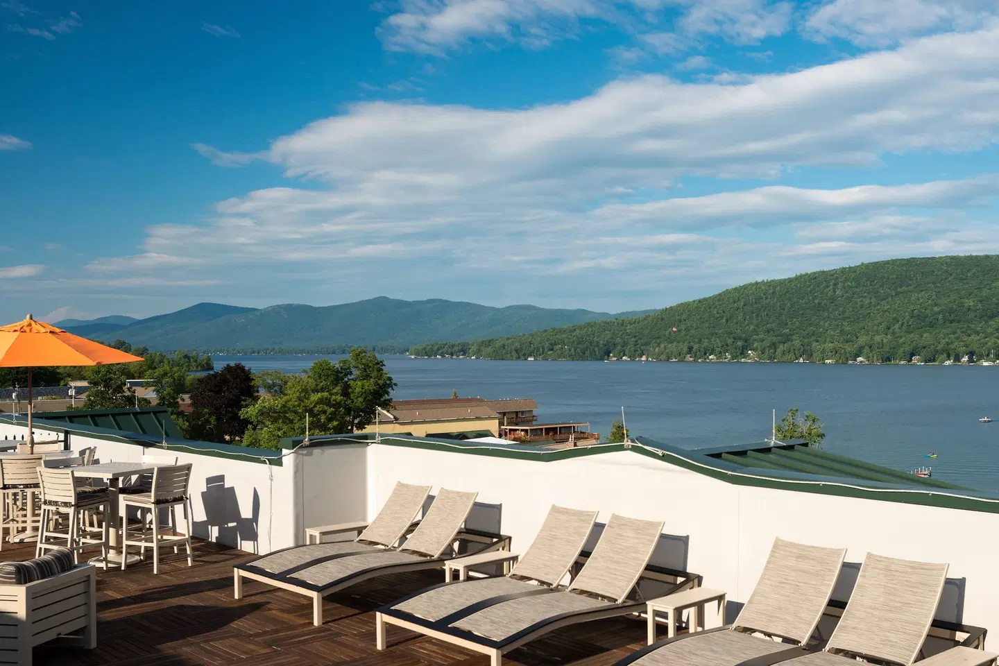 Courtyard by Marriott Lake George Terrasse