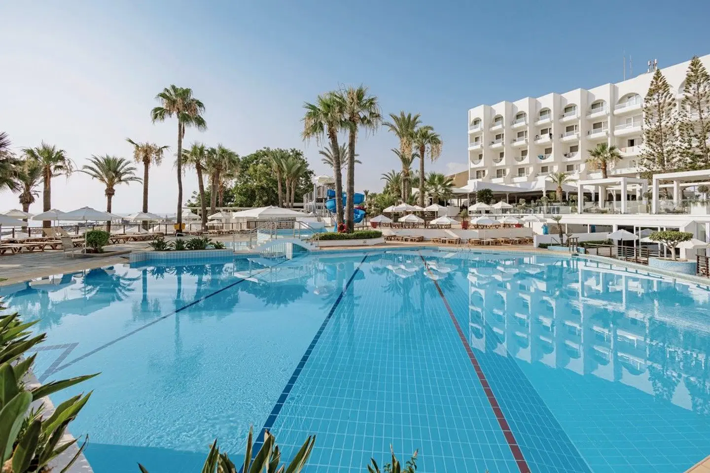 The Golden Coast Beach OUTDOOR_POOL