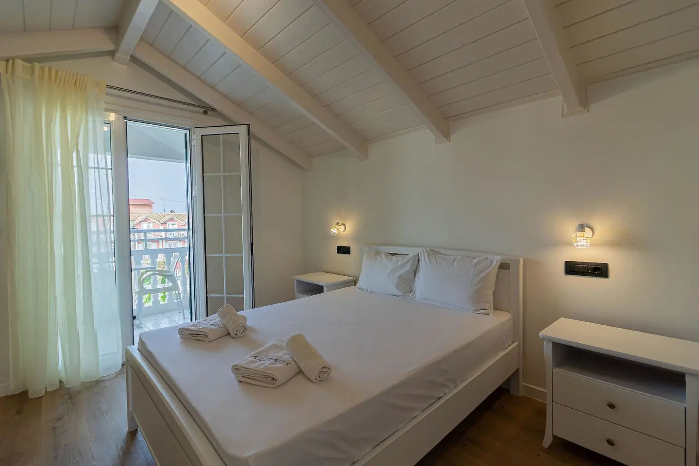 Alamis Apartments ROOM_EXAMPLE