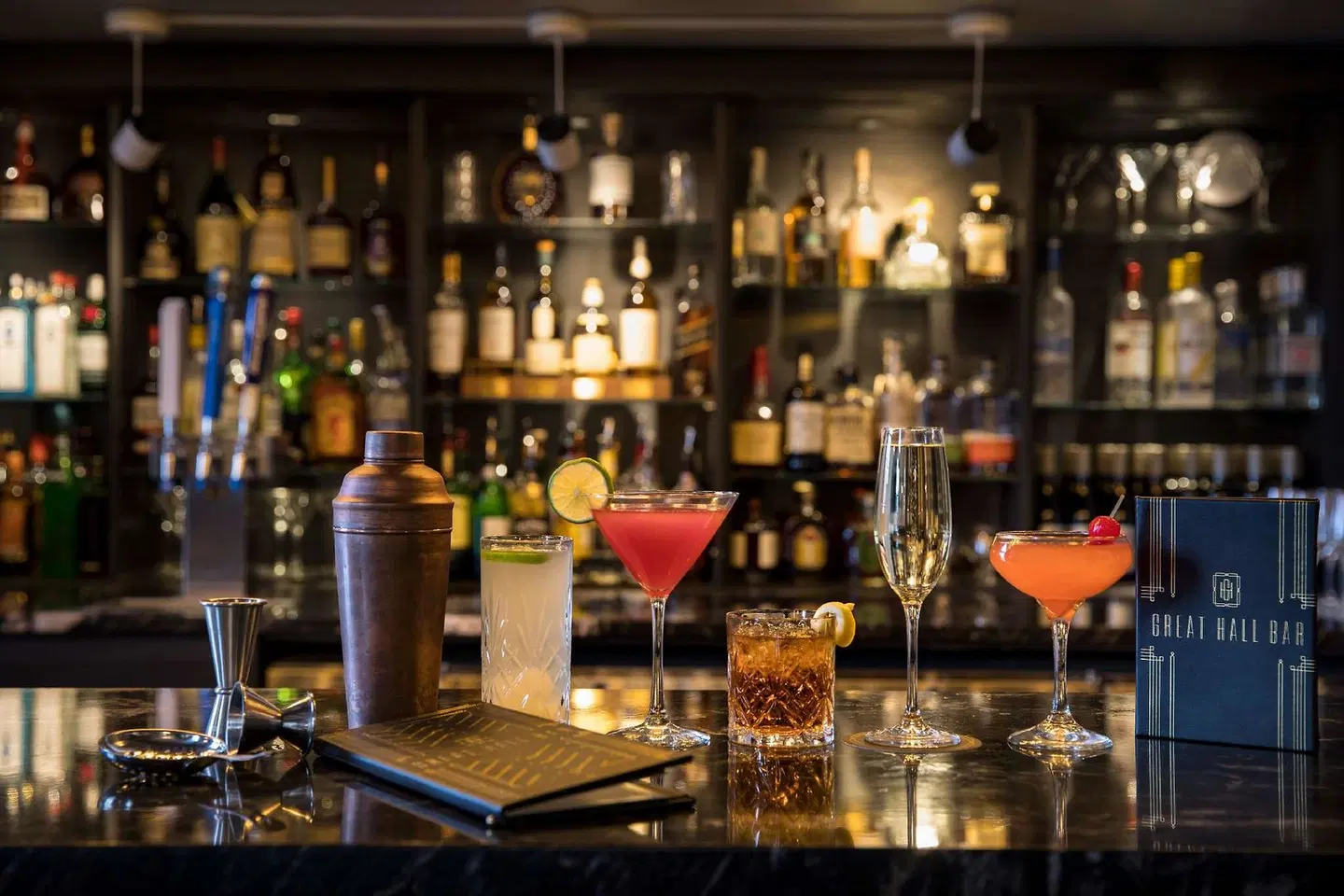Hotel Saranac, Curio Collection by Hilton Bar