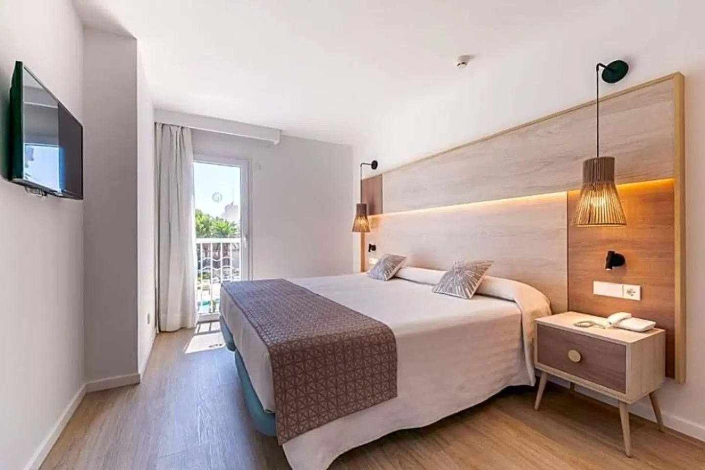 Leman ROOM_EXAMPLE