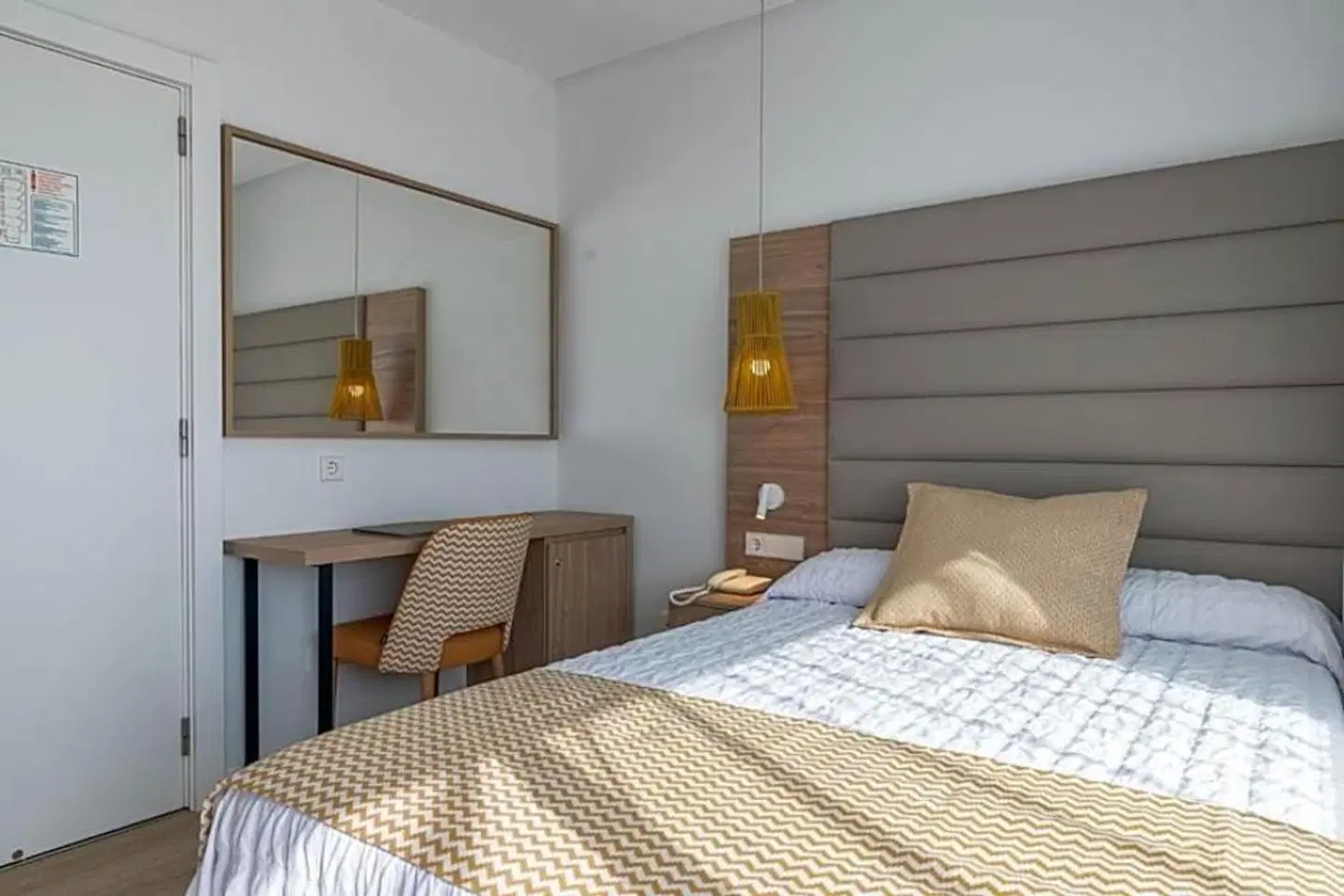 Leman ROOM_EXAMPLE