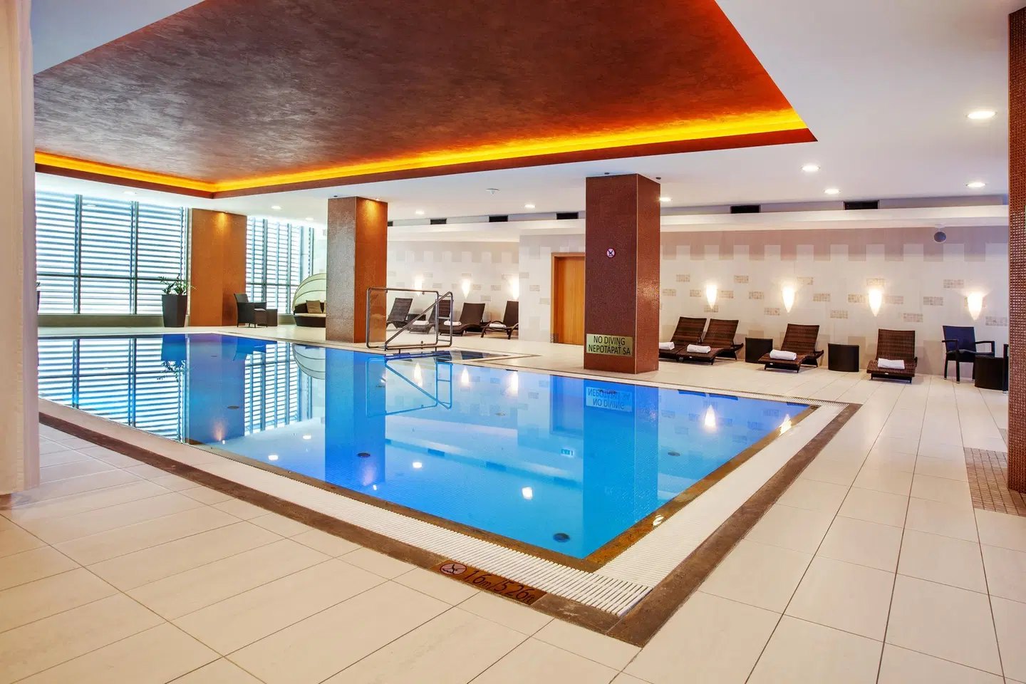 DoubleTree by Hilton Hotel Bratislava Hallenbad