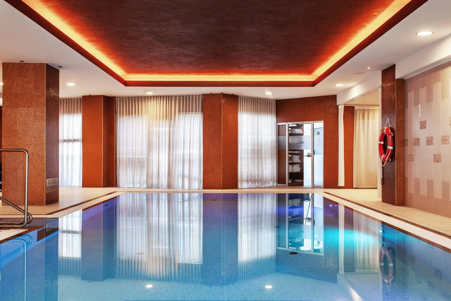 DoubleTree by Hilton Hotel Bratislava Hallenbad
