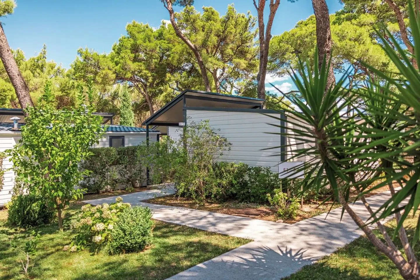Waterman Beach Village Camp & Glamping EXTERIOR